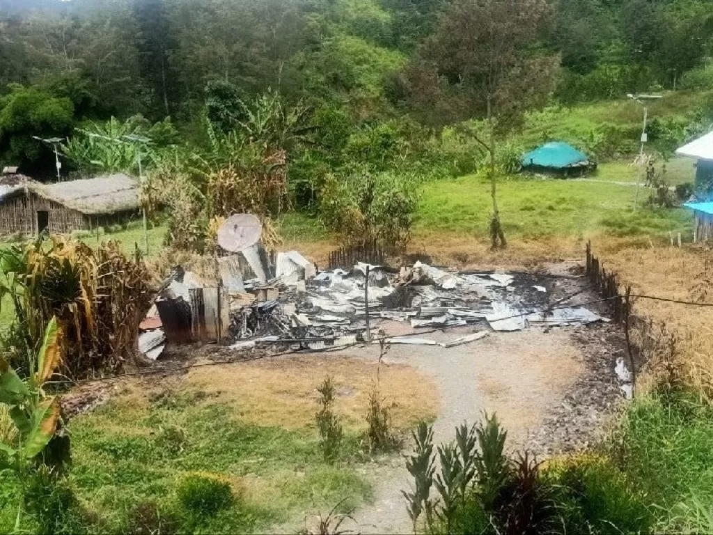 Ilustrasi:  Rumah warga yang dibakar KKB di Beoga, Kabupaten Puncak. (ANTARA/HO)