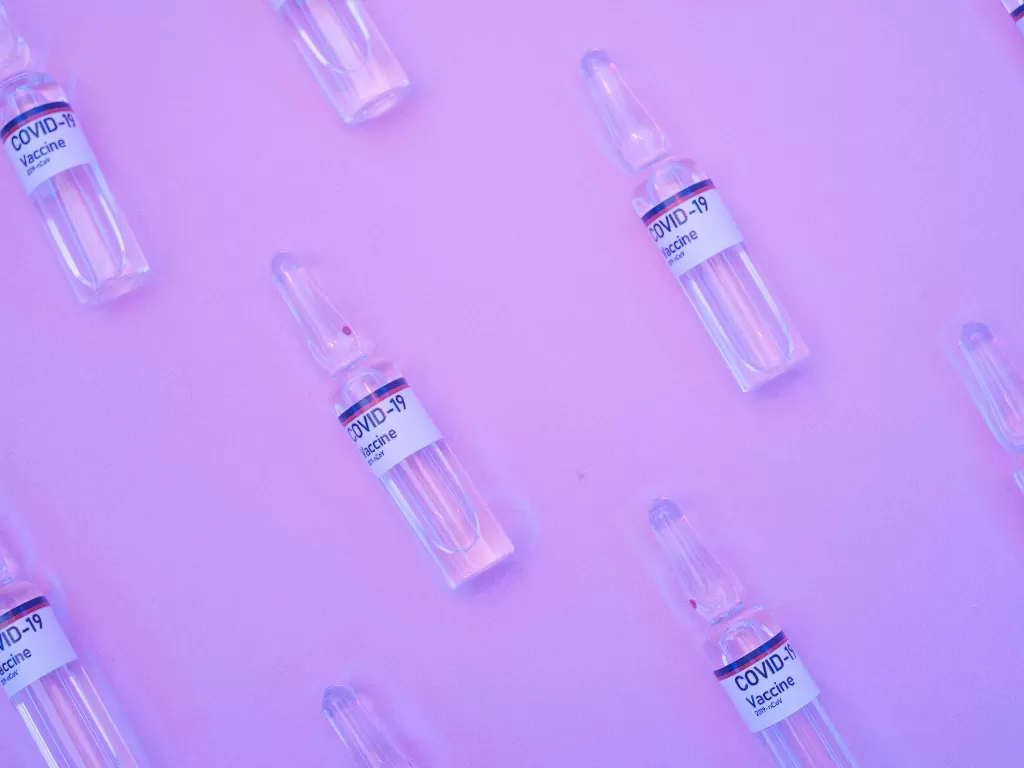 Vaksin Corona (Foto oleh Alena Shekhovtcova dari Pexels)