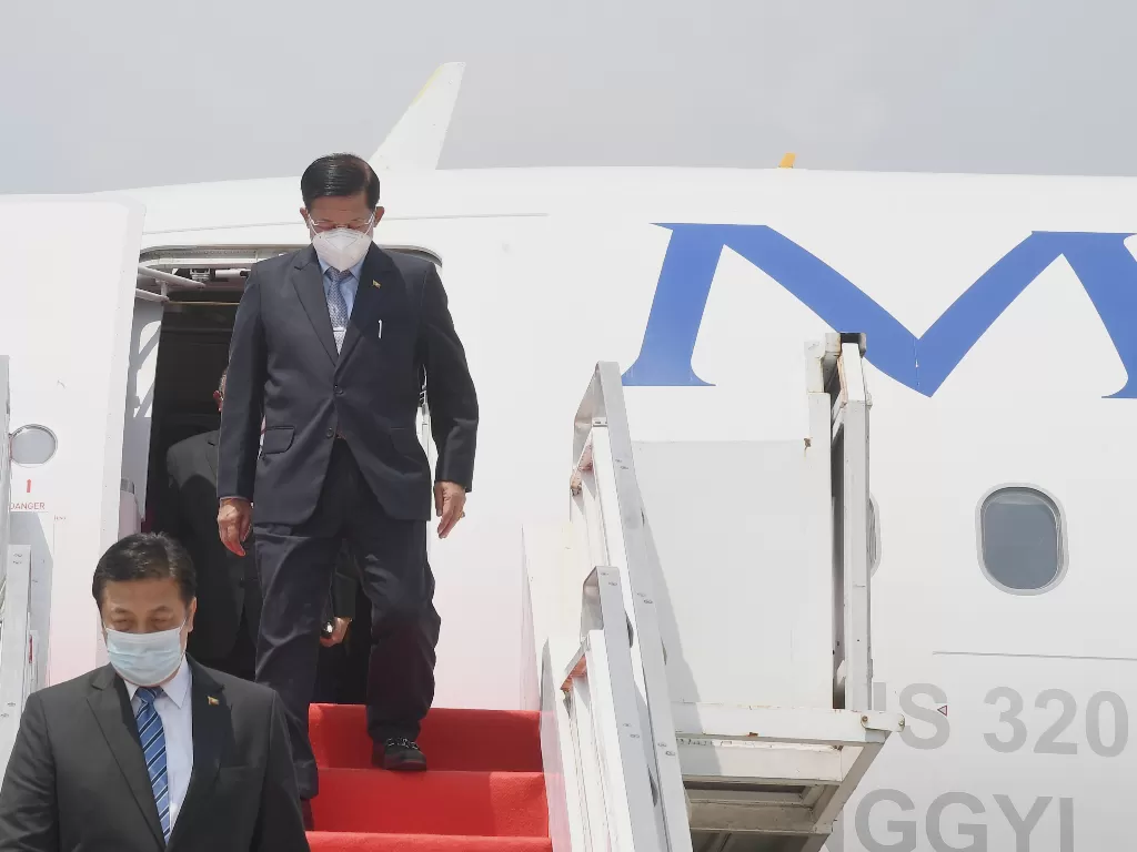 Panglima Junta Militer Myanmar Jenderal Min Aung Hlaing tiba di Bandara Soekarno-Hatta, Tangerang, Banten (24/4/2021). Kedatangan Jenderal Min Aung Hlaing untuk menghadiri KTT ASEAN 2021di Sekretariat ASEAN, Jakarta. ANTARA FOTO/Biro Pers-Rusan/hma/foc.