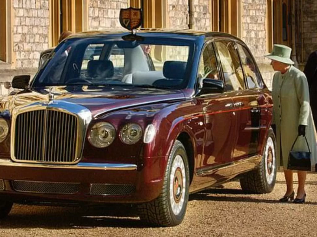 Mobil klasik milik Ratu Elizabeth II dijual. (Photo/Daily Star)