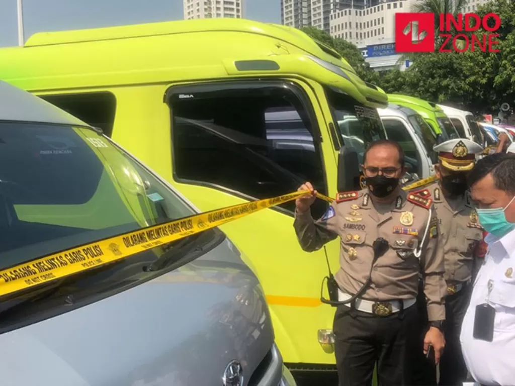 Travel gelap diamankan polisi di Polda Metro Jaya (INDOZONE/Samsudhuha Wildansyah)