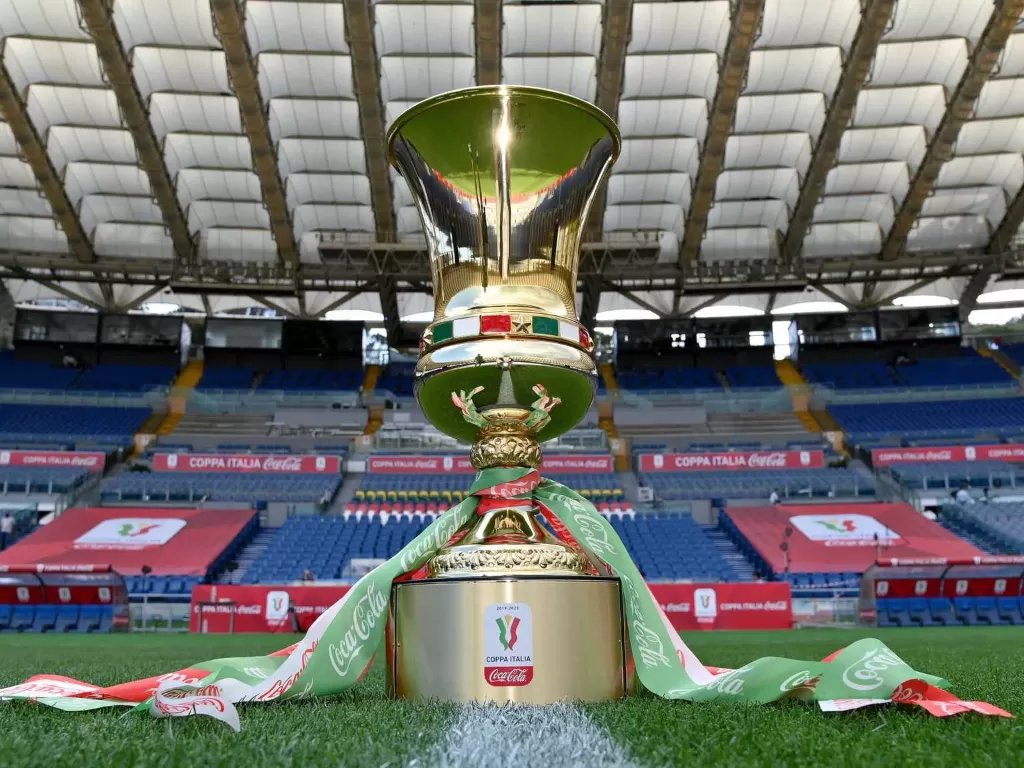 Trofi Coppa Italia. (photo/REUTERS)