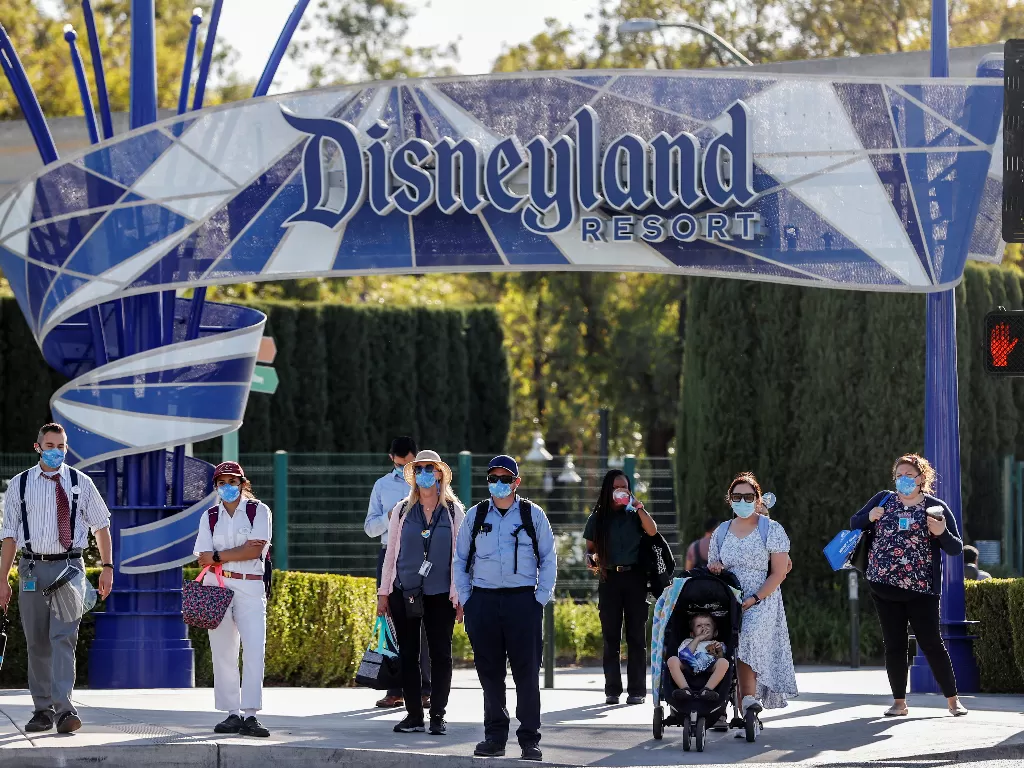 Disneyland Californi akhirnya dibuka kembali di Anaheim, California, AS, 30 April 2021. (photo/REUTERS/Mario Anzuoni)