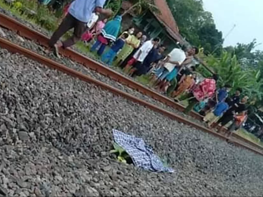 Bocah lima tahun tewas tersambar kereta api (Instagram/lintaskebumen)