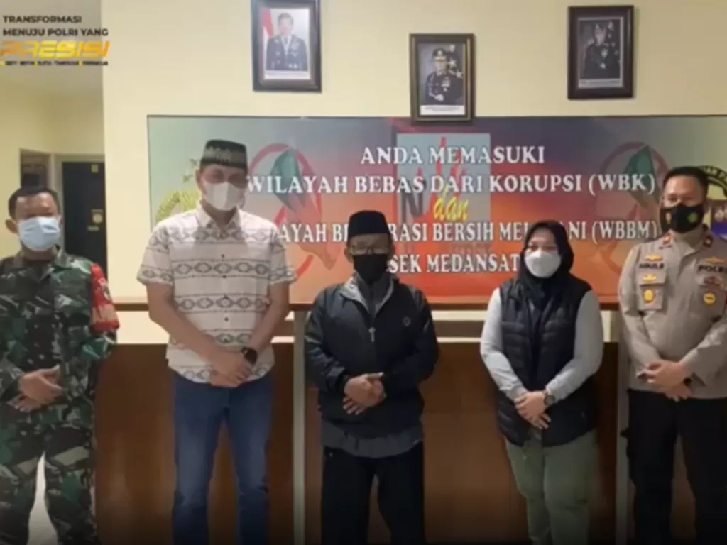 Tangkapan Layar Video Permintaan Maaf Pengurus Masjid di Bekasi. (Foto: Instagram/