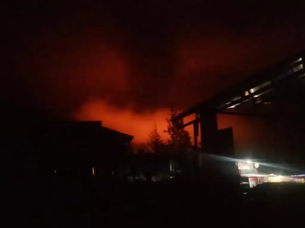 Suasana kebakaran rumah warga di Ilaga, Papua yang dilakukan KKB. (Dok Humas Nemangkawi)