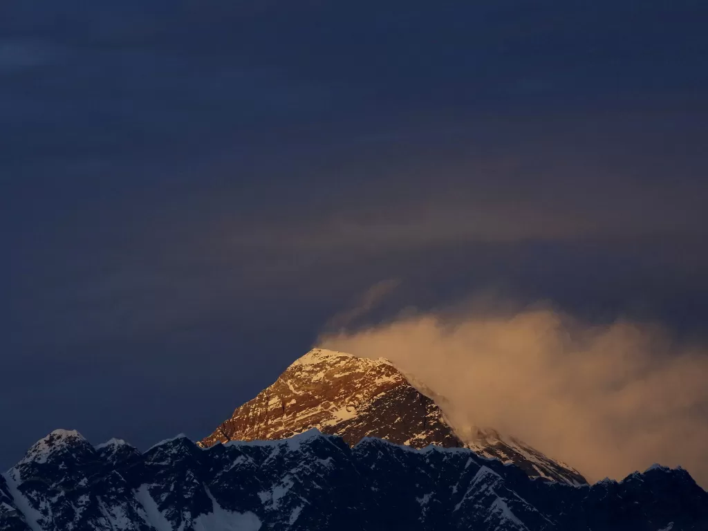Gunung Everest (REUTERS/Navesh Chitrakar)