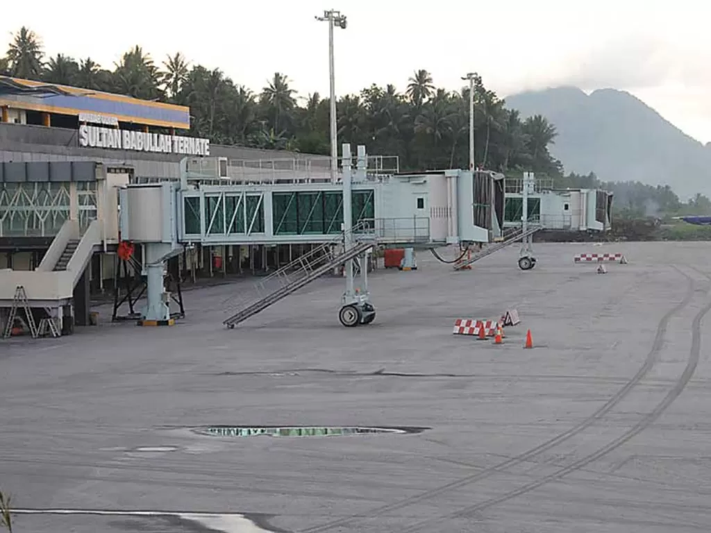 Bandara Sultan Baabullah, Ternate, Maluku Utara. (en.wikipedia.org)