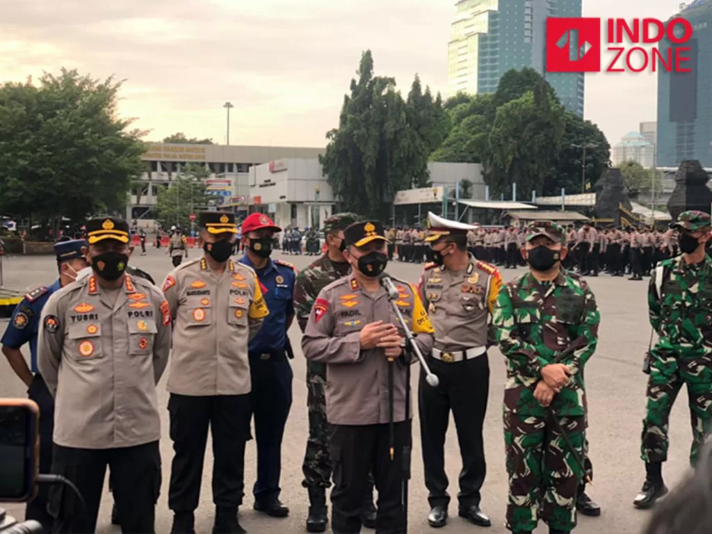 Apel gelar pasukan patroli skala besar malam takbiran di Mapolda Metro Jaya, Jakarta. (INDOZONE/Samsudhuha Wildansyah)