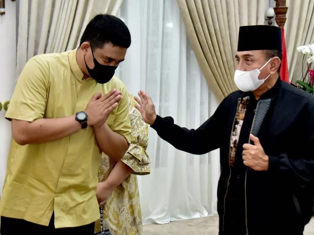 Bobby Nasution saat berkunjung ke rumah dinas Gubernur Sumut Edy Rahmayadi. (Instagram/Edy Rahmyadi)