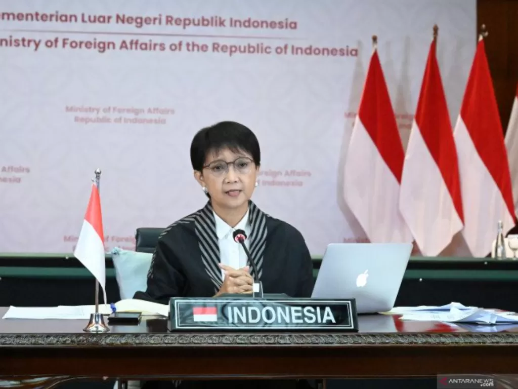 Menteri Luar Negeri RI Retno LP Marsudi dalam Pertemuan Luar Biasa Tingkat Menteri Komite Eksekutif Organisasi Kerja Sama Islam secara virtual, Jakarta, Ahad (16/5/2021). (photo/ANTARA/Kementerian Luar Negeri RI)