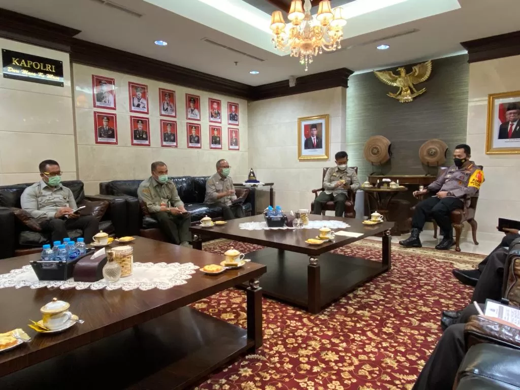 Pertemuan Menteri Pertanian (Mentan) Syahrul Yasin Limpo dengan Kapolri Jenderal Polisi Listyo Sigit Prabowo di Mabes Polri. (Foto: Dok Divisi Humas Mabes Polri)