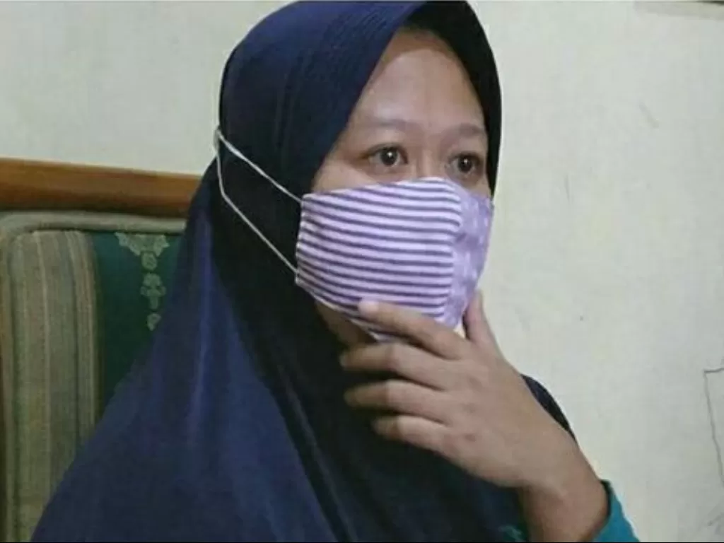 Wanita dipecat dari guru TK lantaran ditagih 24 debt collector di Malang (Instagram/memomedsos)