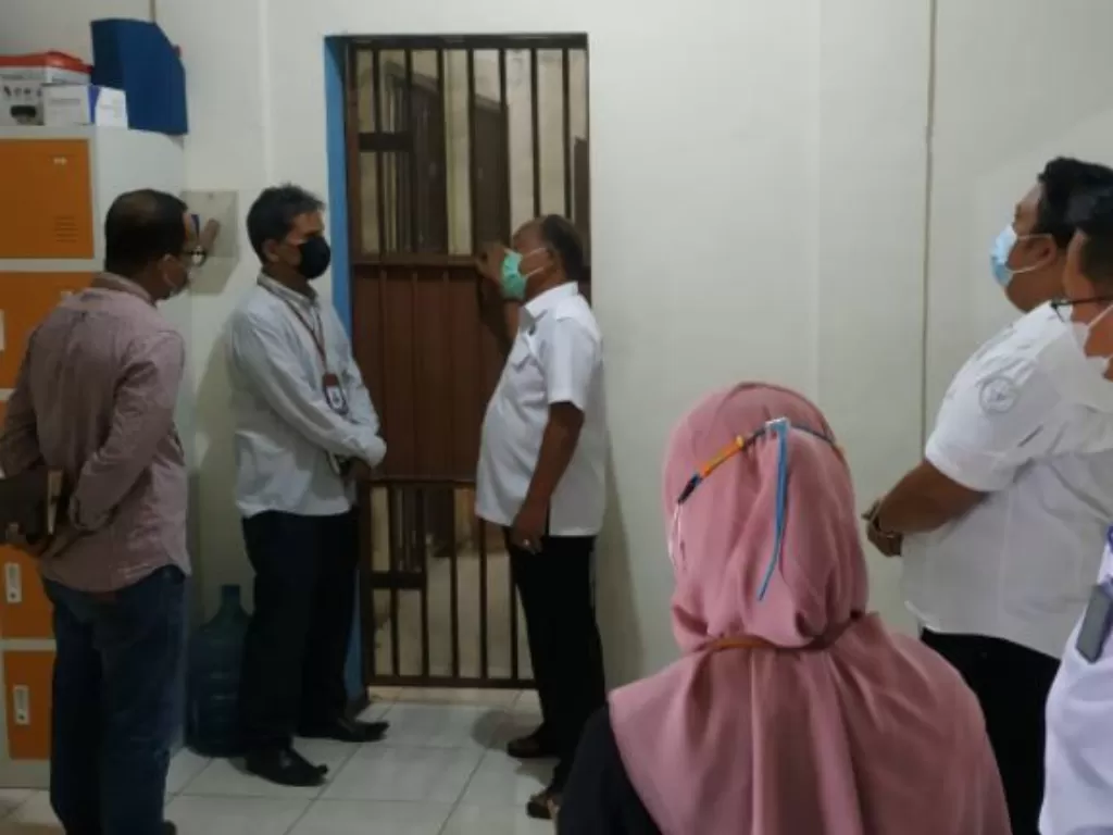 Kepala Ombudsman RI Perwakilan Sumatera Utara Abyadi Siregar saat menyambangi Rumah Tahanan BNNP Sumatera Utara, Selasa (18/5/2021). (Istimewa)