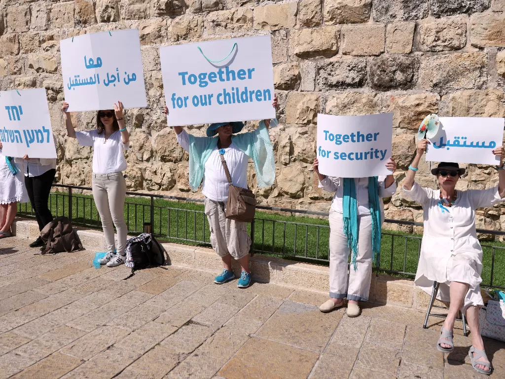 Perempuan Israel minta kekerasan dua negara berakhir (REUTERS/Ronen Zvulun)