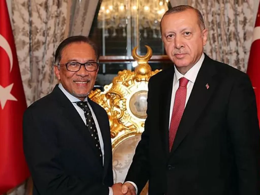 Anwar Ibrahim saat bertemu dengan Presiden Turki Recep Tayyip Erdogan. (Instagram/Anwar Ibrahim)