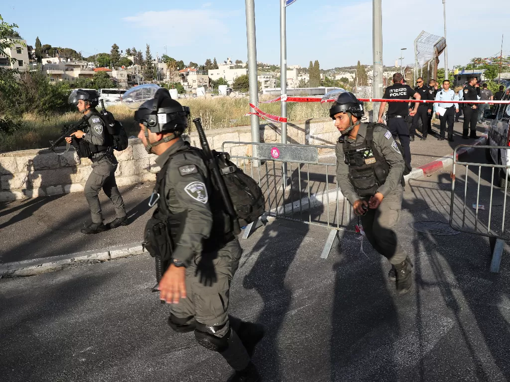 Polisi Israel di Sheikh Jarrah (REUTERS/Ronen Zvulun)