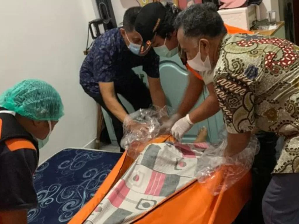 Penjahit di Bali ditemukan tewas di kamar kosnya usai divaksin AstraZeneca (Istimewa)