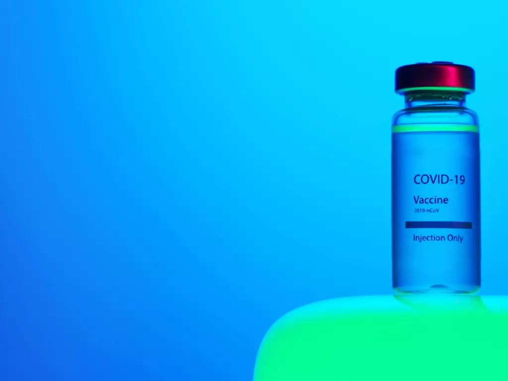 Vaksin (Foto oleh Artem Podrez dari Pexels)