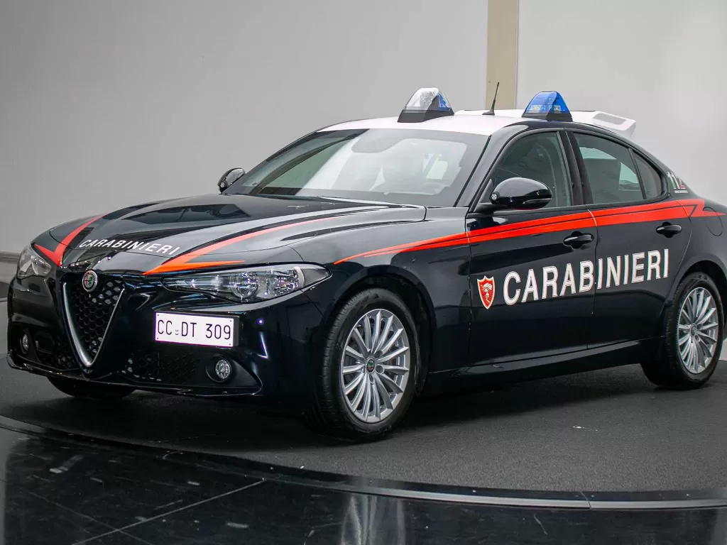 Tampilan mobil Alfa Romeo Giulia untuk Carabinieri (photo/Alfa Romeo/Carabinieri)