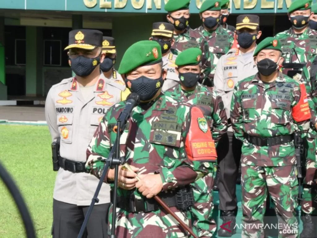 Pangdam Jaya Mayjen TNI Dudung Abdurachman saat memimpin Apel (ANTARA/HO-Penerangan Kodam Jaya)