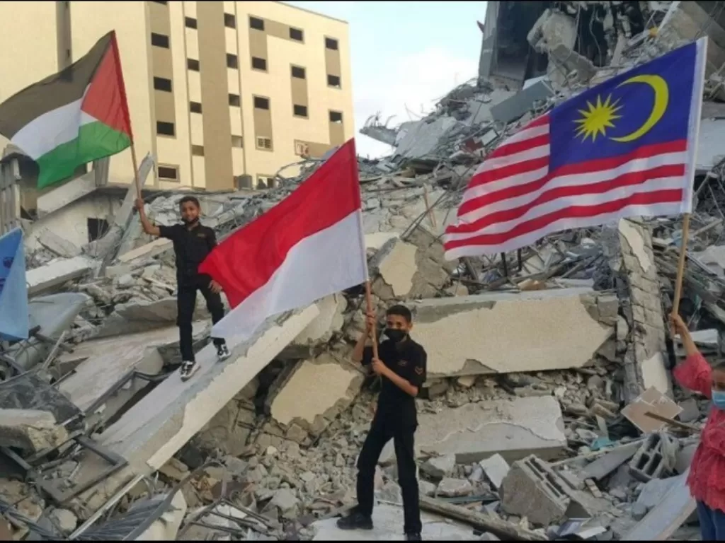 Ilustrasi bendera Malaysia di jalur Gaza yang digempur Israel. (Instagram/@@iesya_toh ).
