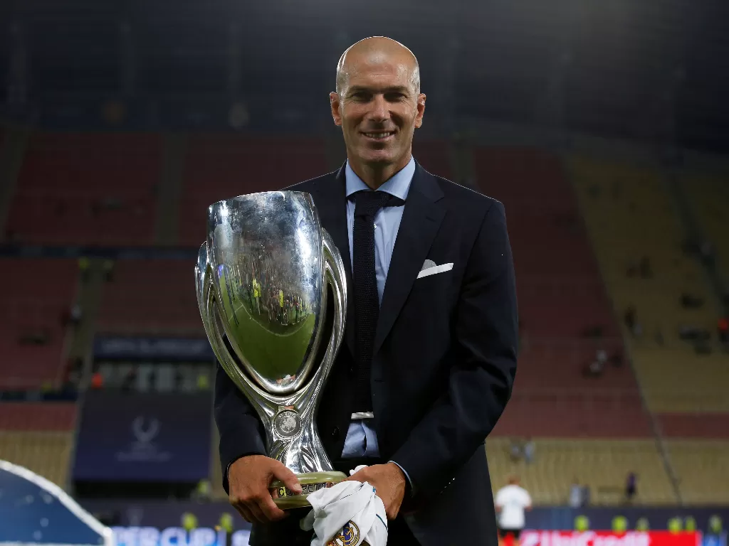 Zinedine Zidane tinggalkan Real Madrid. (photo/REUTERS/Peter Cziborra)
