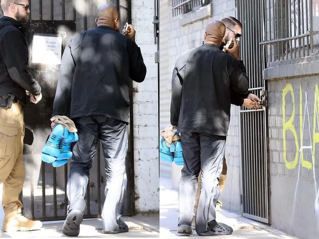 Kanye West yang memegang sneaker misterius terbaru. (photo/Instagram/@hypeneverdies)