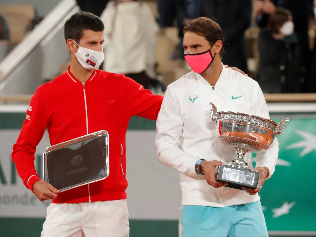 Novak Djokovic  dan Rafael Nadal. (photo/REUTERS/CHARLES PLATIAU)