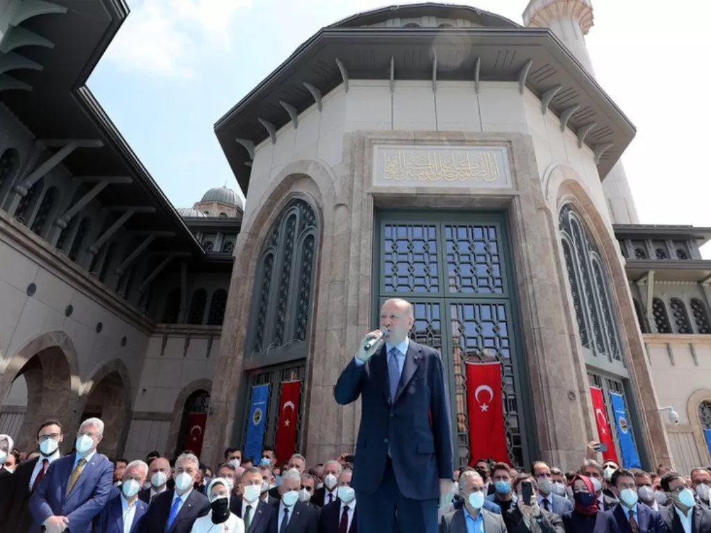 Erdogan Meresmikan Masjid di Istanbul (REUTERS)