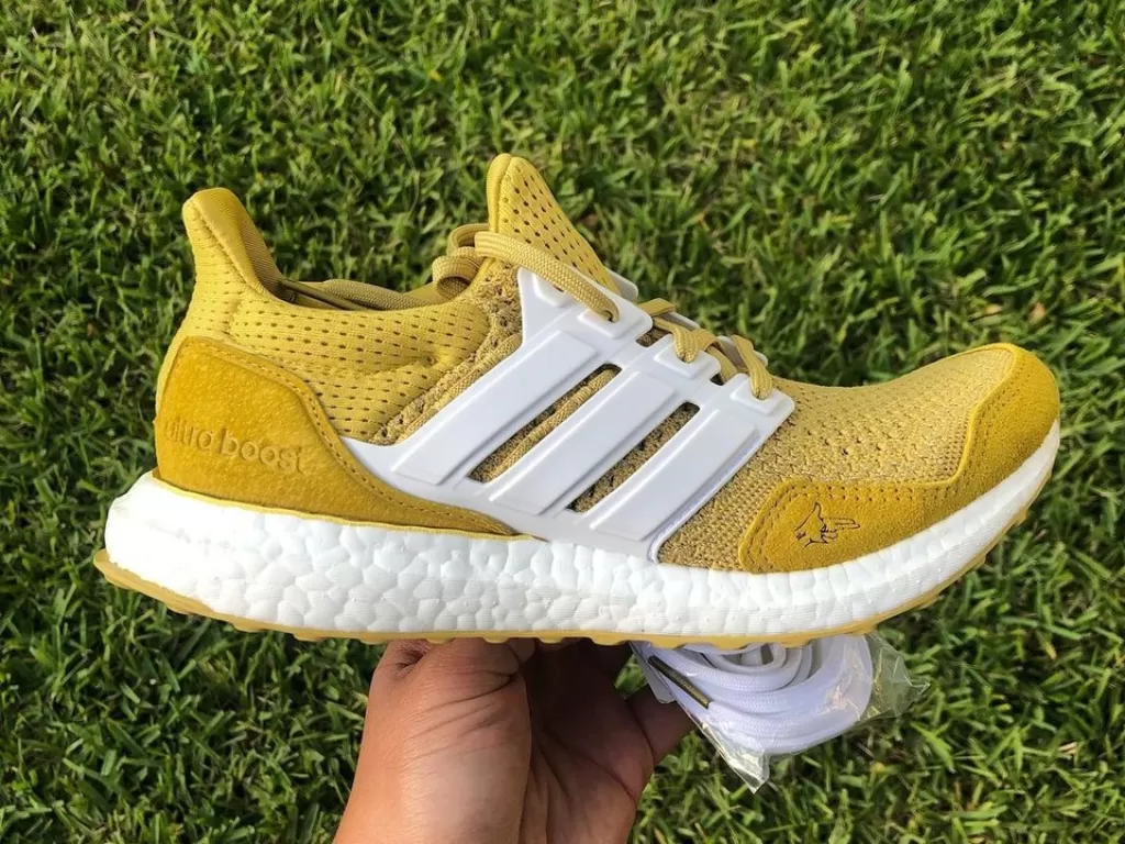 Tampilan sepatu baru hasil kerja sama Adidas dengan Extra Butter. (photo/Instagram/@obscuresneakers)