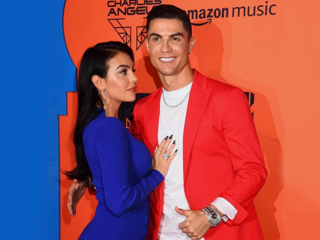 Cristiano Ronaldo dan kekasihnya, Georgina Rodriguez. (photo/Instagram/@georginagio)