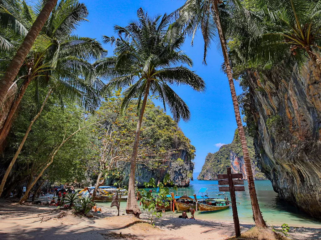 Ilustrasi pantai Phuket. (photo/Ilustrasi/Pexels/Erik Karits)