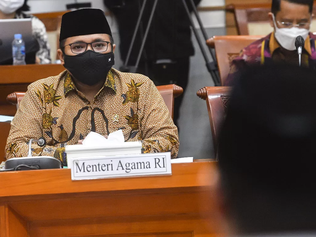 Menag Yaqut Cholil Qoumas mengikuti raker dengan Komisi VIII DPR di Kompleks Parlemen, Senayan, Jakarta, Rabu (2/6/2021). (ANTARA/Muhammad Adimaja) 