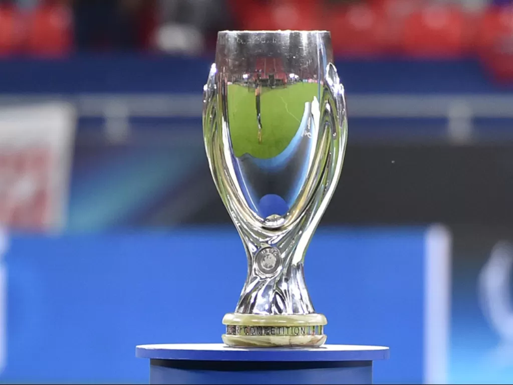 Trofi UEFA Super Cup. (photo/irishfa.com)