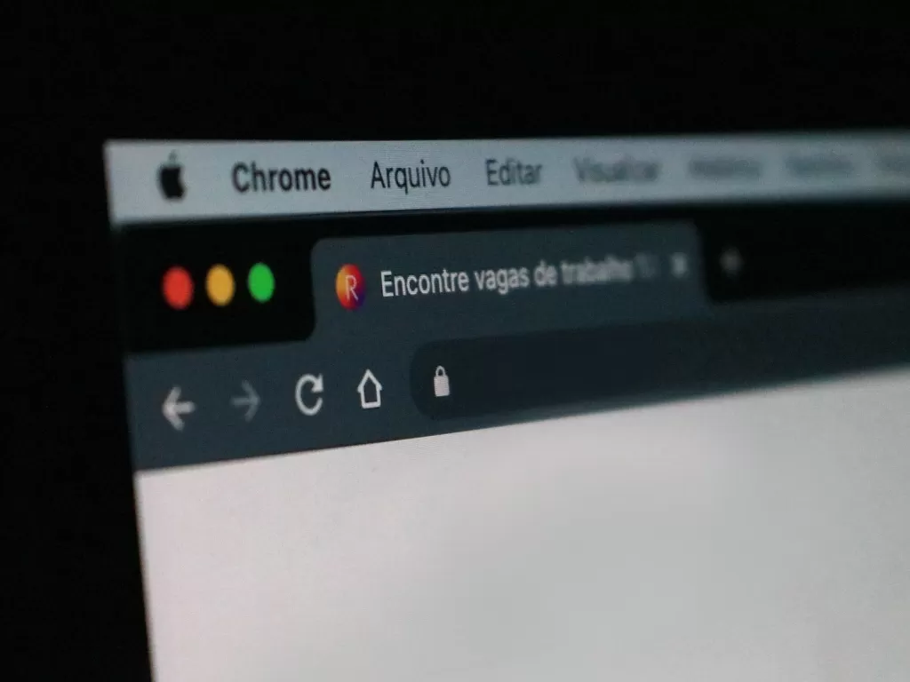 Tampilan browser Google Chrome di macOS (photo/Unsplash/Remotar Jobs)