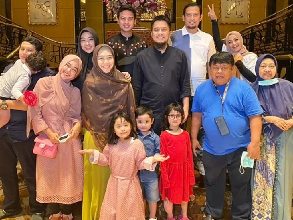 Keluarga Oki Setiana Dewi. (Instagram/@oryvitrio)