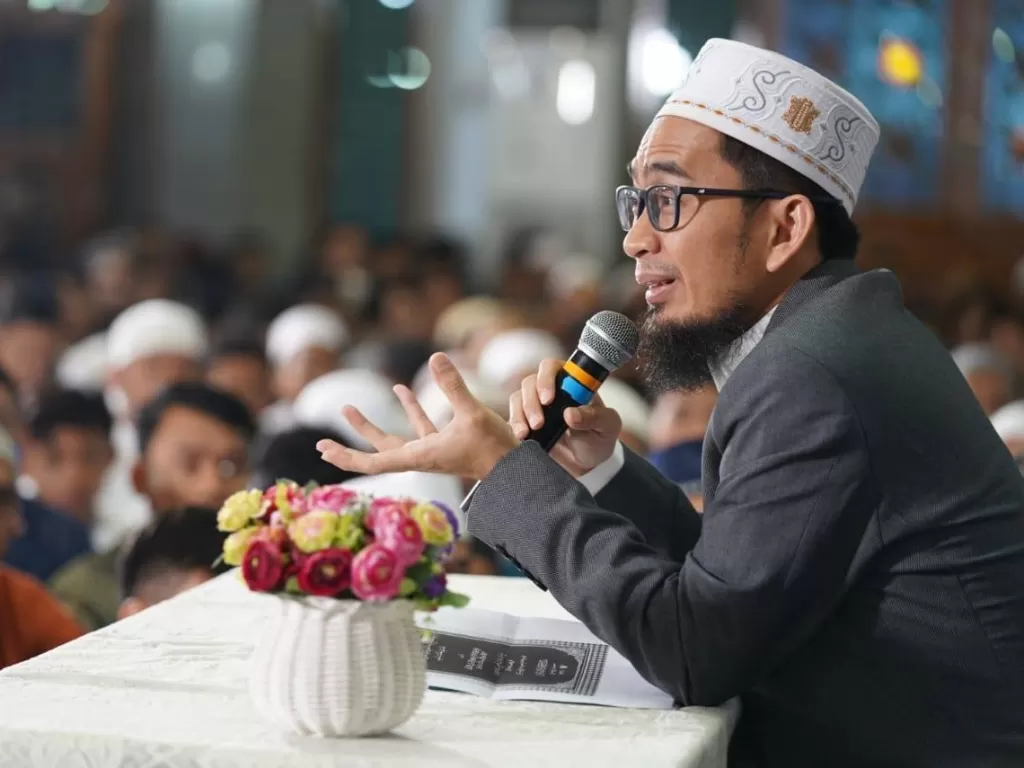 Ustaz Adi Hidayat bicara soal pembatalan ibadah haji. (Facebook)