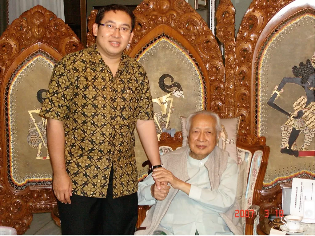 Fadli Zon saat bertemu Soeharto Presiden RI kedua. (Twitter/Fadli Zon) 