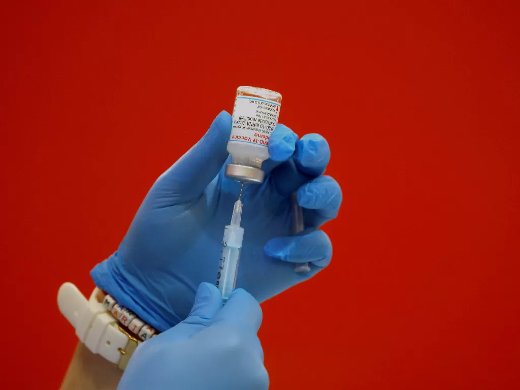 Ilustrasi vaksin virus corona. (REUTERS/Jon Nazca)
