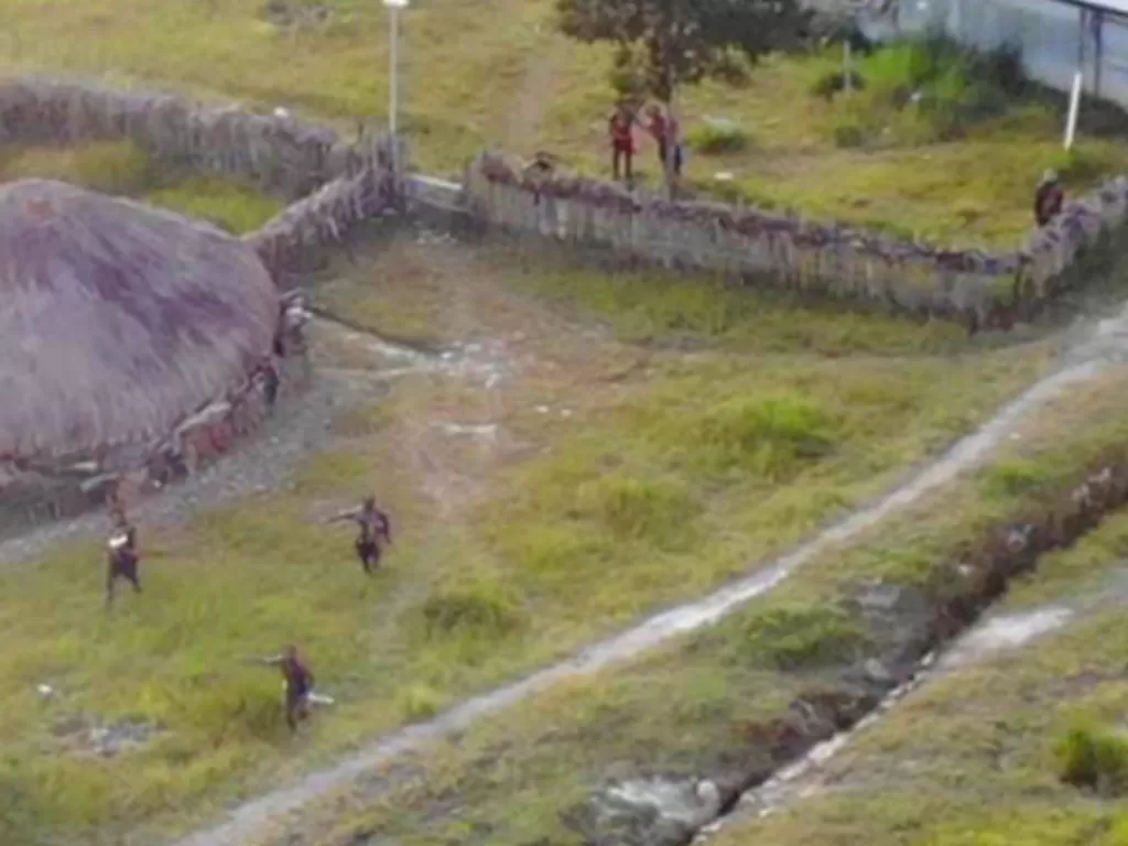 Perburuan KKB di Bandara Ilaga, Puncak, Papua. (Dok.Satgas Nemangkawi)