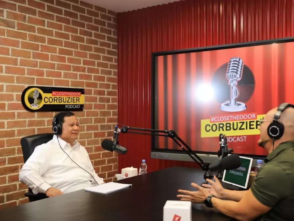 Prabowo Subianto saat datang ke Podcast Deddy Corbuzier (Instagram @prabowo).