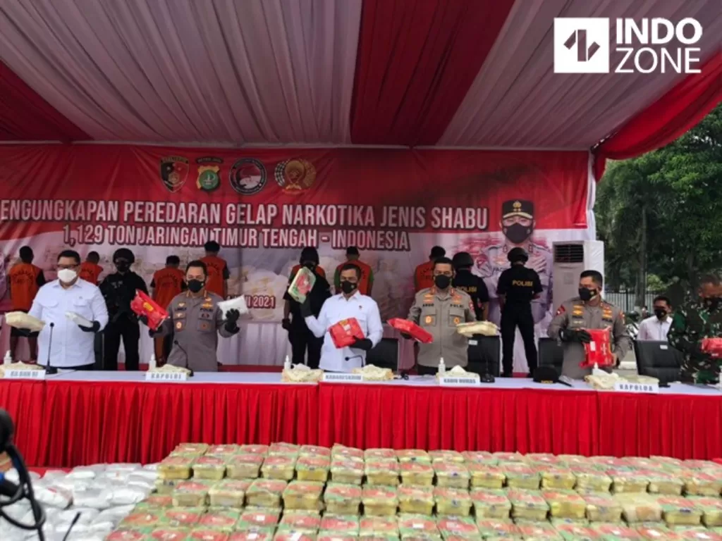 Kapolri pimpin konferensi pers 1.129 ton sabu di Mapolda Metro Jaya, Jakarta. (INDOZONE/Samsudhuha Wildansyah)