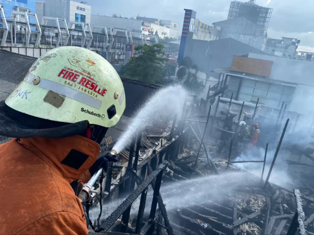  Kebakaran Rumah Makan Ampera di Jaktim. (Foto: Dok Humas Damkar DKI Jakarta)