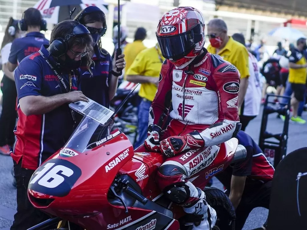 Pembalap Moto3 asal Indonesia, Mario Suryo Aji (photo/Instagram/@astrahondaracingteam)