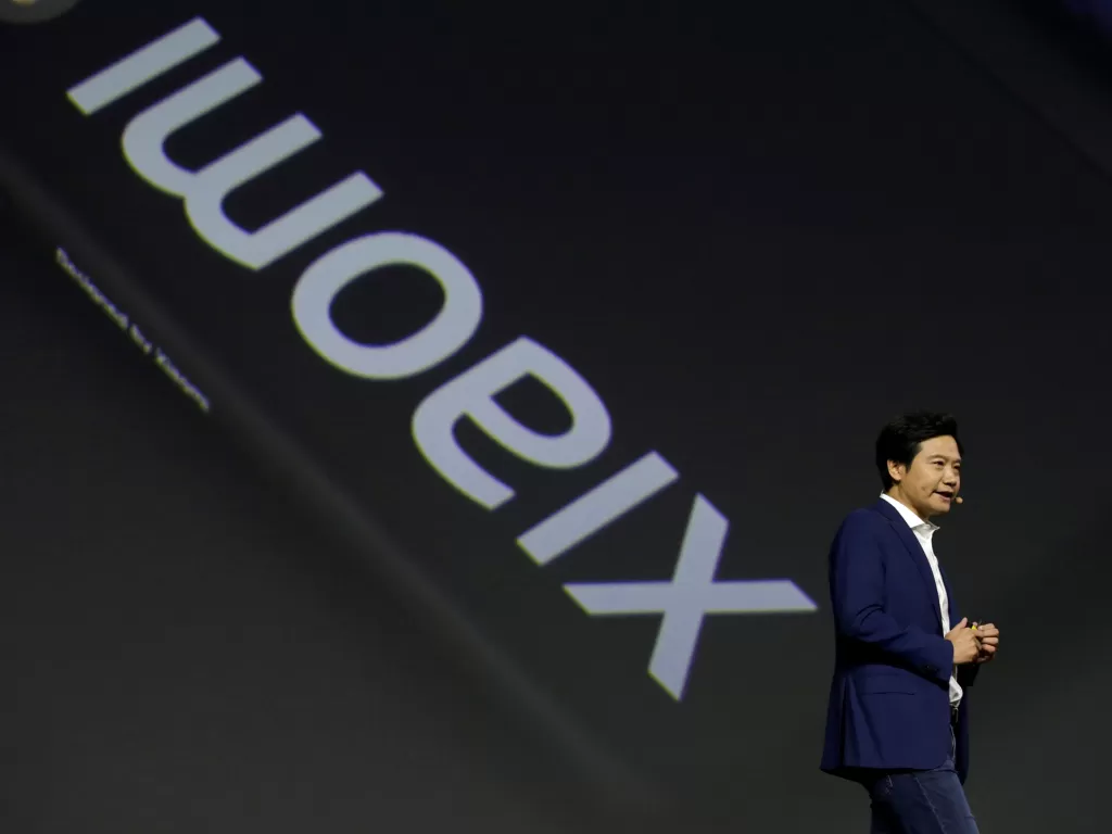 CEO Xiaomi, Lei Jun saat mengumumkan smartphone Xiaomi terbaru (photo/REUTERS/Jason Lee)