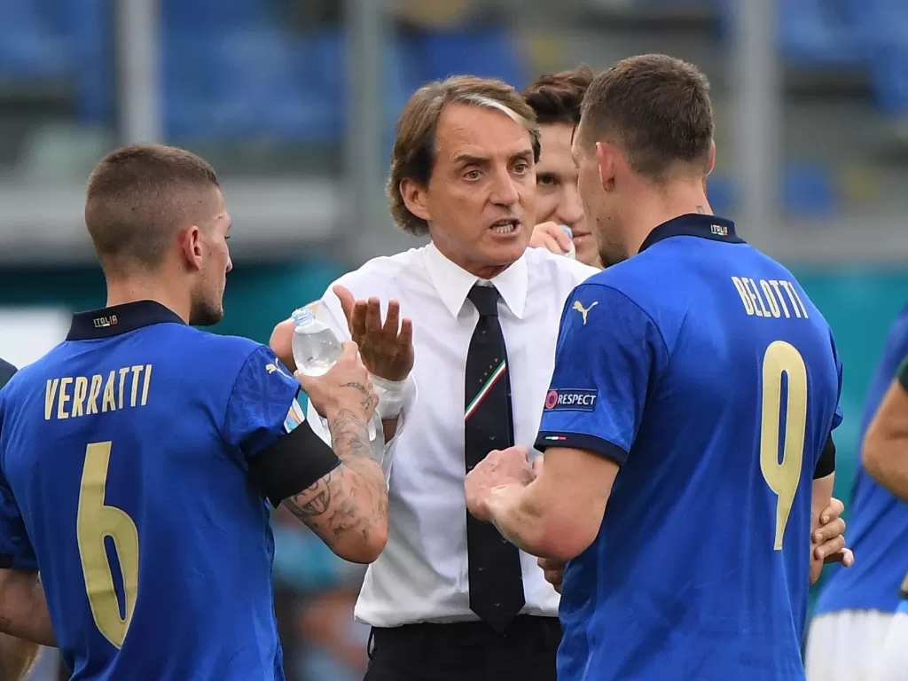Pelatih timnas Italia dan pemainnya. (photo/REUTERS/ALBERTO LINGRIA)