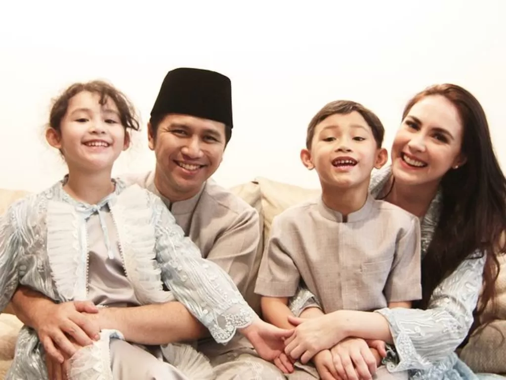 Arumi Bachsin dan Keluarga. (Instagram/@arumibachsin_94)