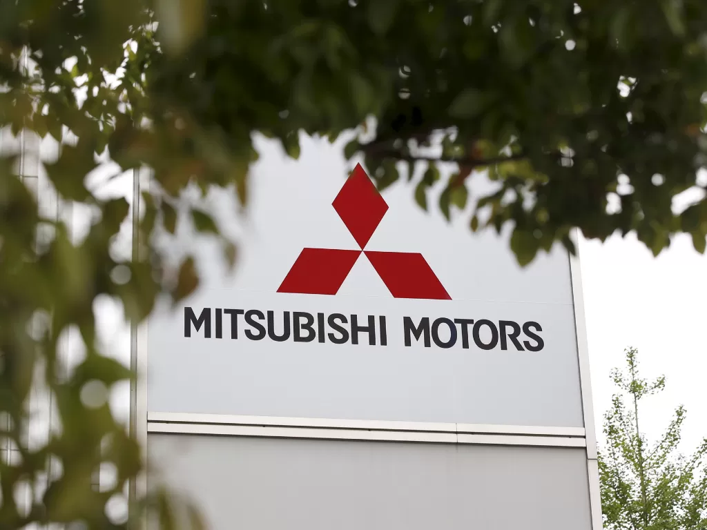 Tampilan logo produsen otomotif asal Jepang, Mitsubishi Motors (photo/REUTERS)
