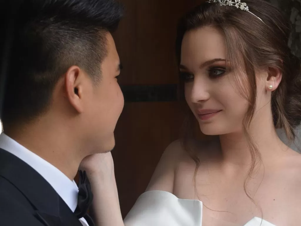 Lamija Lagumdzija wanita cantik asal Bosnia menikahi pria Jakarta. (Instagram/Lamilami.official)